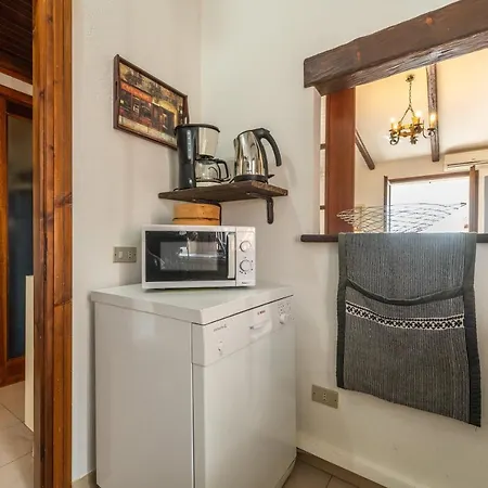 Dolly Apartment